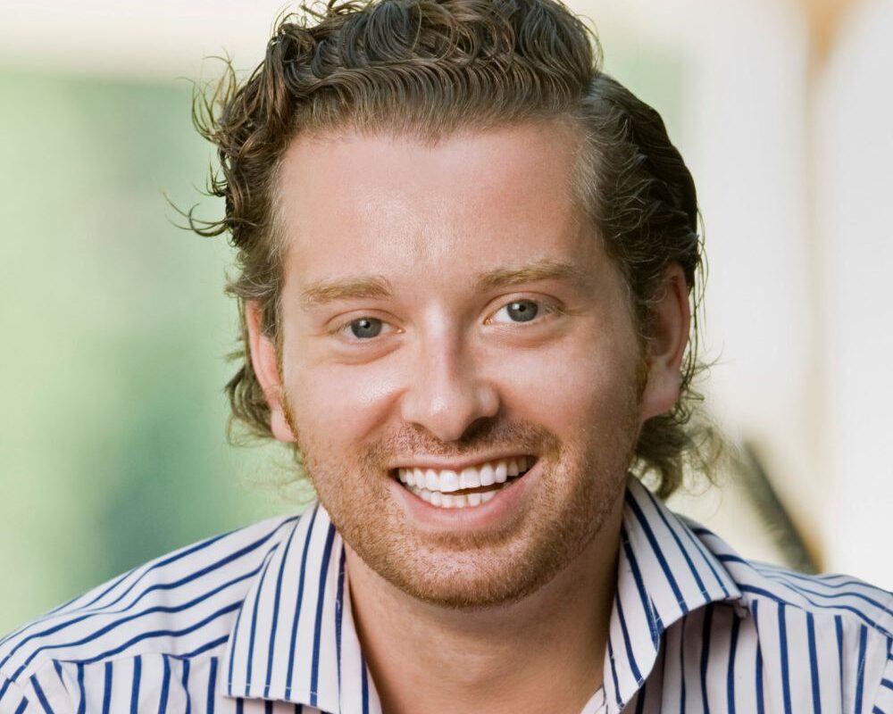 portrait of a man smiling 3cefxt6.jpg