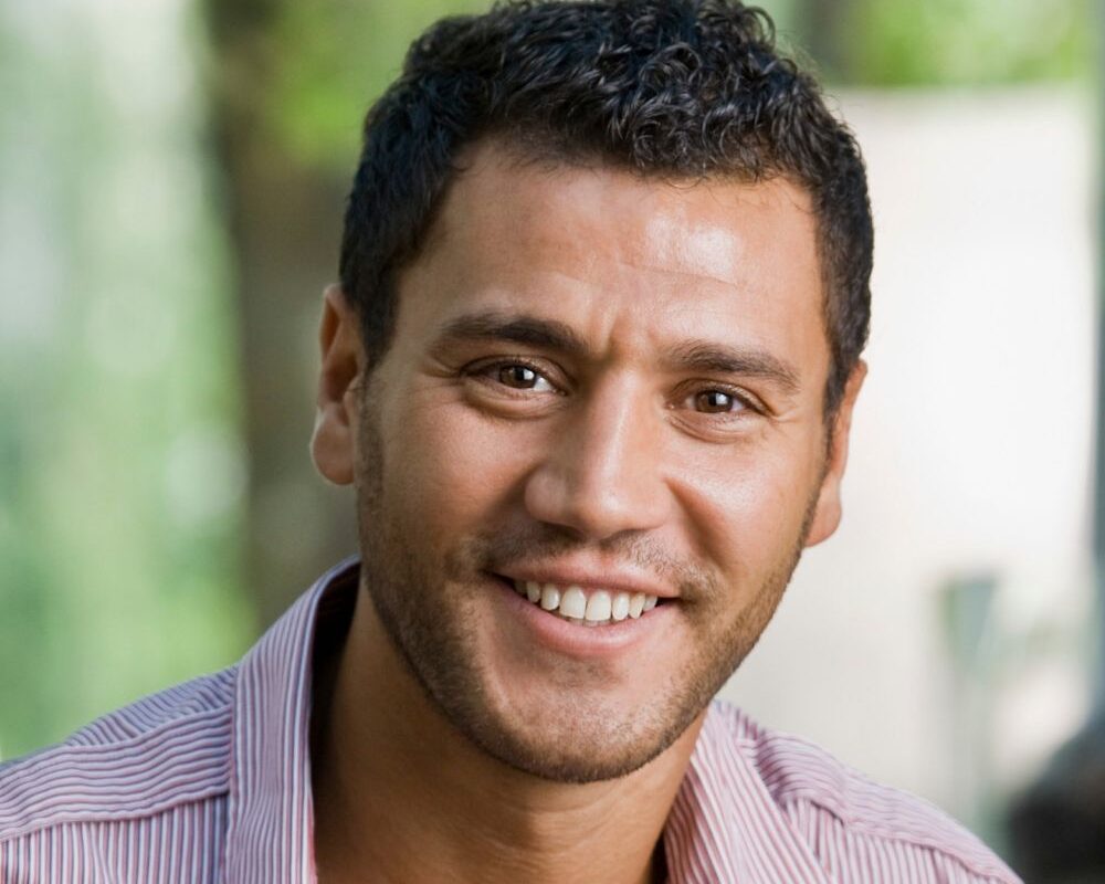 portrait of a man smiling dxmd9eq.jpg